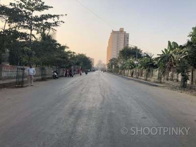 MIRA ROAD (ROAD PICTURES)